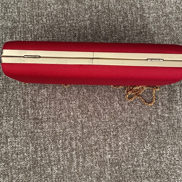 Red Synthetic Embroidered Clutch Purse - Picture 4 of 10